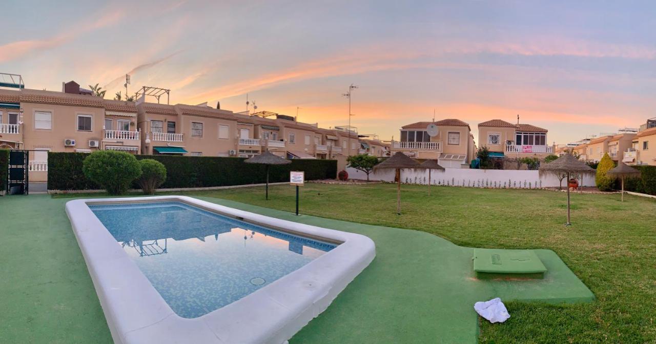 Holiday House تورّيفيِخا المظهر الخارجي الصورة
